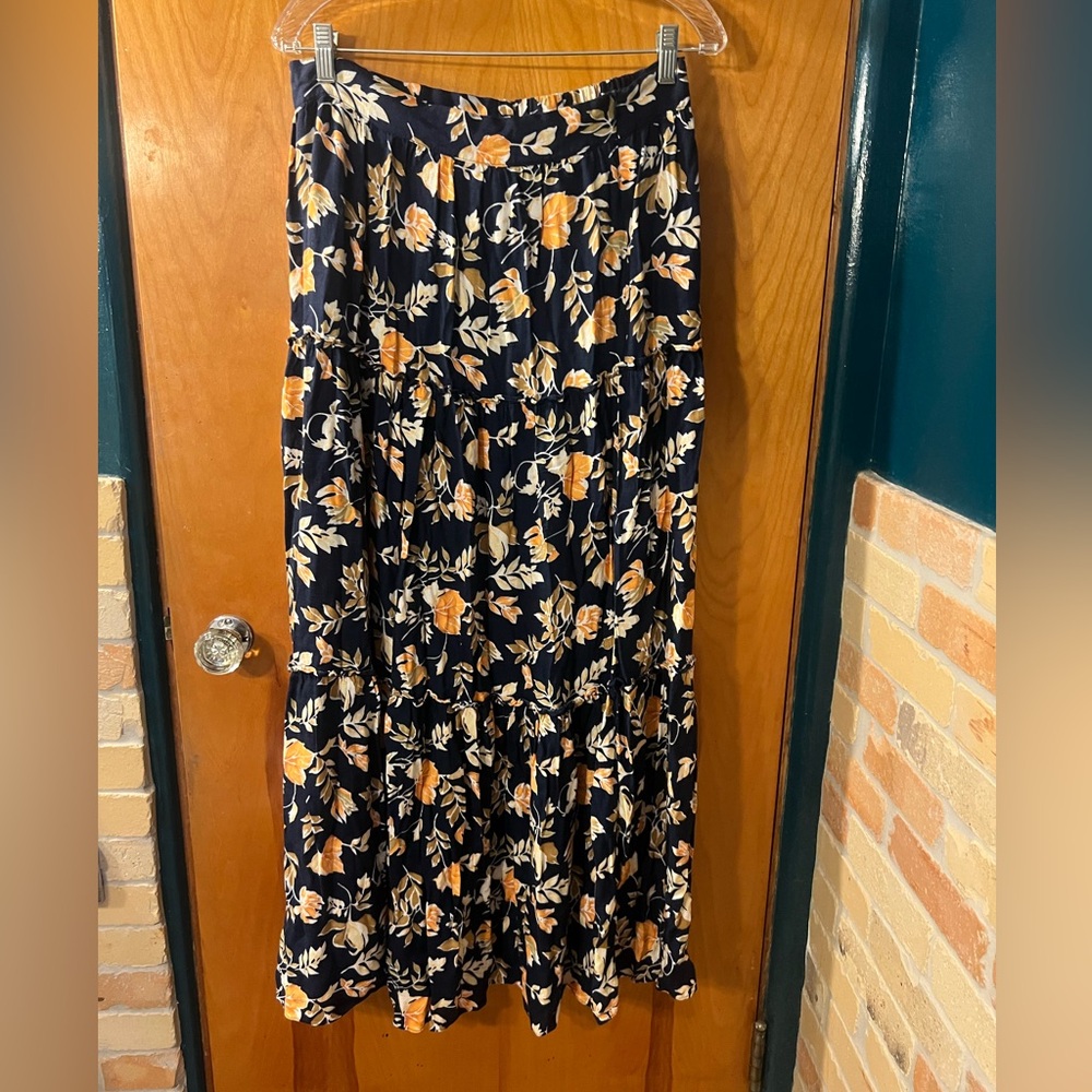 Seven Wonders Elena Skirt (matching top available in separate listing) - Picture 2 of 5